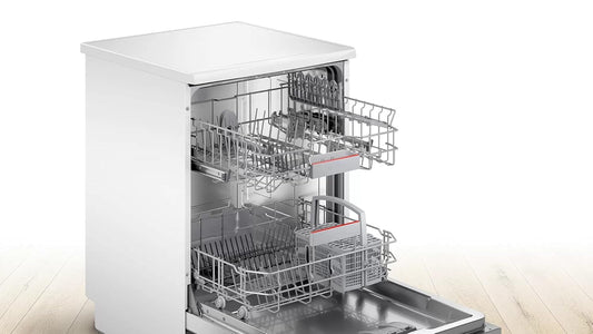 Bosch 13 Place Settings, Free Standing Dishwasher (SMS6ITW00I, White), extra dry and hygienic wash OPEN BOX